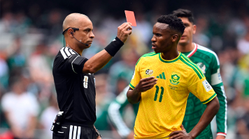 Sudáfrica es la segunda selección con dos expulsados en apertura del Mundial