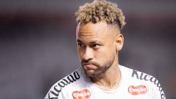 Neymar no entrena con Santos por cuadro viral, pero viajará al duelo con San Lorenzo