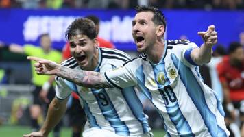 Argentina elimina a Egipto y se anota en cuartos de final con remontada agónica