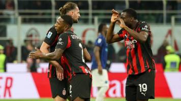 Estupiñán decide el derbi a favor del AC Milan ante Inter de Milán en la Serie A