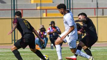 La selección boliviana cae ante Perú y cierra el año con su cuarta derrota consecutiva