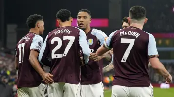 Aston Villa derrota al Manchester y se consolida en el podio de la Premier