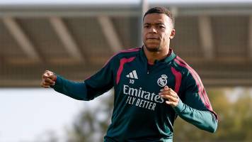 Kylian Mbappé se ejercita al margen del equipo y a la espera de su recuperación
