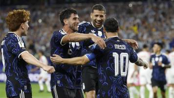 Argentina se pasea ante Jordania con goleada y avanza con puntaje perfecto