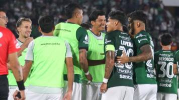 Oriente aplasta a FC Universitario con una goleada en el estadio Tahuichi