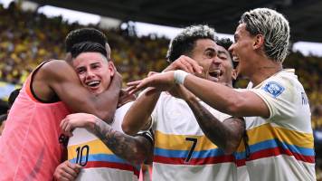 Colombia vence a Chile por goleada y hunde más el equipo de Gareca