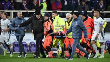 Suspendido el duelo Fiorentina-Inter tras el desvanecimiento del jugador Bove