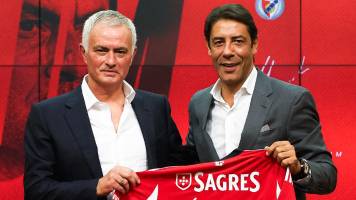 Benfica hace oficial el fichaje de José Mourinho como su nuevo entrenador
