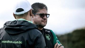 Villegas denuncia que buscan “desestabilizar” su trabajo al mando de la selección nacional