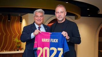 Barcelona renueva contrato con el DT Hansi Flick hasta la temporada 2027