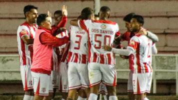 Independiente golea a Aurora en el duelo de ida por cuartos de la Copa Paceña