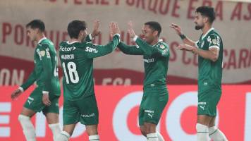 Palmeiras aplasta a Universitario y asegura medio boleto para cuartos de final