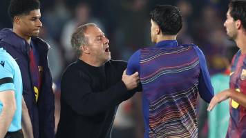 Hansi Flick pide explicaciones tras una mano no sancionada al Atlético Madrid