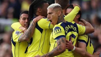 Tottenham sale de la zona de descenso tras ganar en su visita al Aston Villa