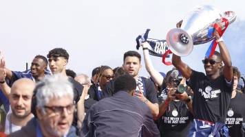 París festeja el título de Champions con los héroes del PSG bajo fuerte control policial
