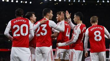 Arsenal estira su ventaja como líder de la Premier con triunfo ante Brentford