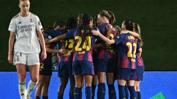 Barcelona golea al Real Madrid y acaricia las ‘semis’ de la Champions femenina
