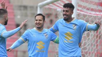 Bolívar alcanza la cima del torneo tras vencer por goleada a ABB en El Alto