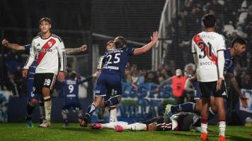 River se hunde en el torneo argentino con otra derrota y acentúa su crisis