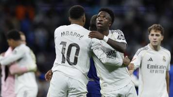 El Madrid cumple ante el descendido Oviedo en medio de silbidos a Mbappé