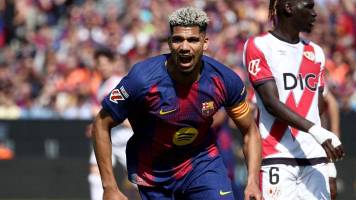 Barcelona estira su ventaja con el Madrid gracias a un cabezazo de Ronald Araújo