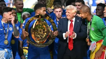 Video: Donald Trump rompió el protocolo y festejó el título del Chelsea 