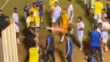 Video: Horror en Brasil después de que un policía disparó a un jugador en pleno partido