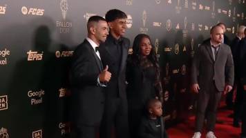 Video: Lamine Yamal y su familia presentes en la ceremonia del Balón de Oro