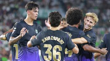 Barcelona inicia la defensa de su título en España con una goleada a Elche