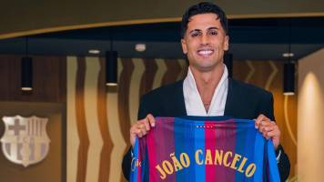 Barcelona hace oficial la contratación del luso Joao Cancelo hasta 2029