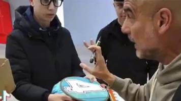 Video: Guardiola explotó con aficionados que esperaban por su autógrafo