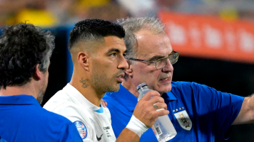 Luis Suárez critica a Bielsa por su trato como DT de Uruguay