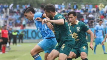 Bolívar logra una remontada agónica ante Blooming en un duelo con ‘lluvia de expulsados’