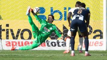 Video: ‘Billy’ Viscarra se luce tapando un penal en triunfo de Alianza Lima 