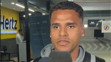 Enzo Monteiro arribó a Monterrey: “Felicidad por estar en la selección”