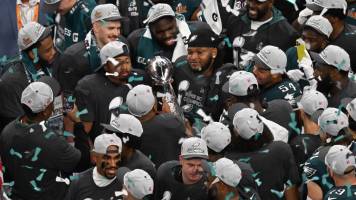 Los Philadelphia Eagles aplastan a Chiefs en el Super Bowl