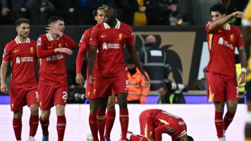 El Liverpool gana 2-1 en Wolverhampton y se coloca líder de la Premier League