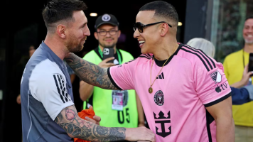 Video: ¡Con abrazo y todo! Messi se encontró con Daddy Yankee