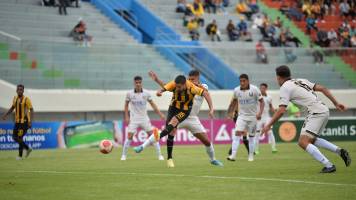 The Strongest remontó el marcador ante Universitario de Vinto y sumó de visitante