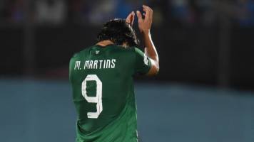 El Centenario despidió de pie y ovacionó a Marcelo Martins en su último partido con la selección