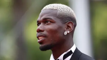 Pogba rompe en llanto tras firmar con Mónaco y volver a fútbol después de estar dos años suspendido