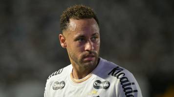 Neymar, expulsado por taparse la boca mientras se dirigía a un rival