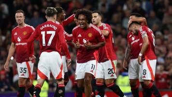 Zirkzee debuta dando el triunfo al Manchester United ante el Fulham