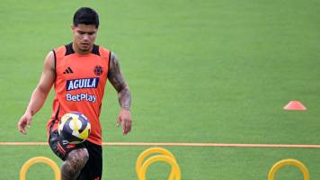 ¡Susto en Colombia! ‘Cucho’ Hernández sufre un fuerte golpe en entrenamiento
