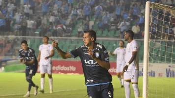 Blooming vence a Real Santa Cruz con doblete del mexicano Arce 