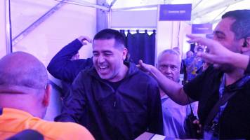 Riquelme se consagra presidente de Boca con un aplastante triunfo sobre Macri