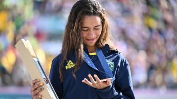 La joven brasileña Rayssa Leal se hace con el bronce en skateboarding