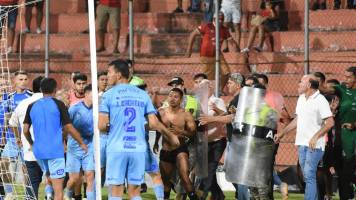 Jugadores de Guabirá y Bolívar se agarran a golpes y obligan a suspender el ‘amistoso’ que jugaban
