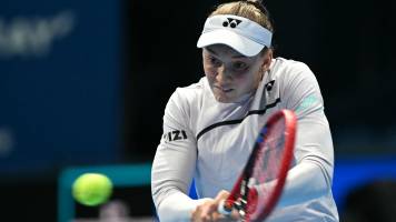 Elena Rybakina avanza a cuartos en Tokio y se asegura cerrar el año como número 1