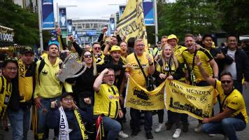 Los hinchas tiñen Londres de blanco y amarillo antes de la final de Champions